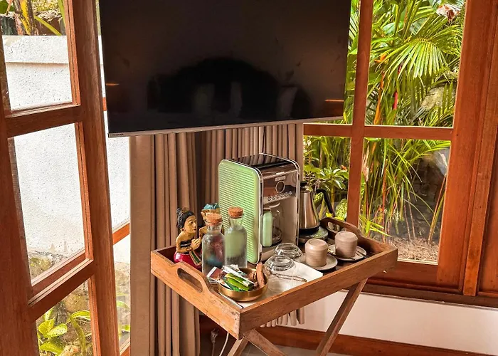 Chakra Living Sayan - Bali Maison Couette-café